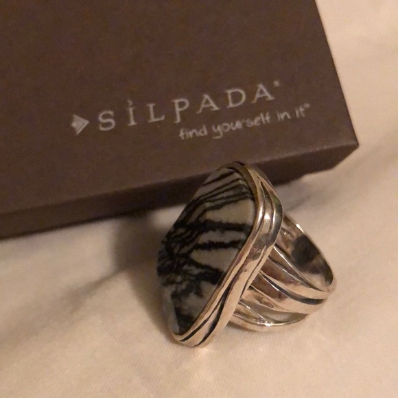 Abstract Ring - Picture 4 of 4